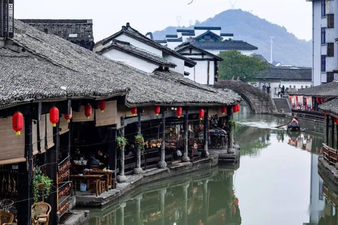 面试问及能否接受加班如何回答？